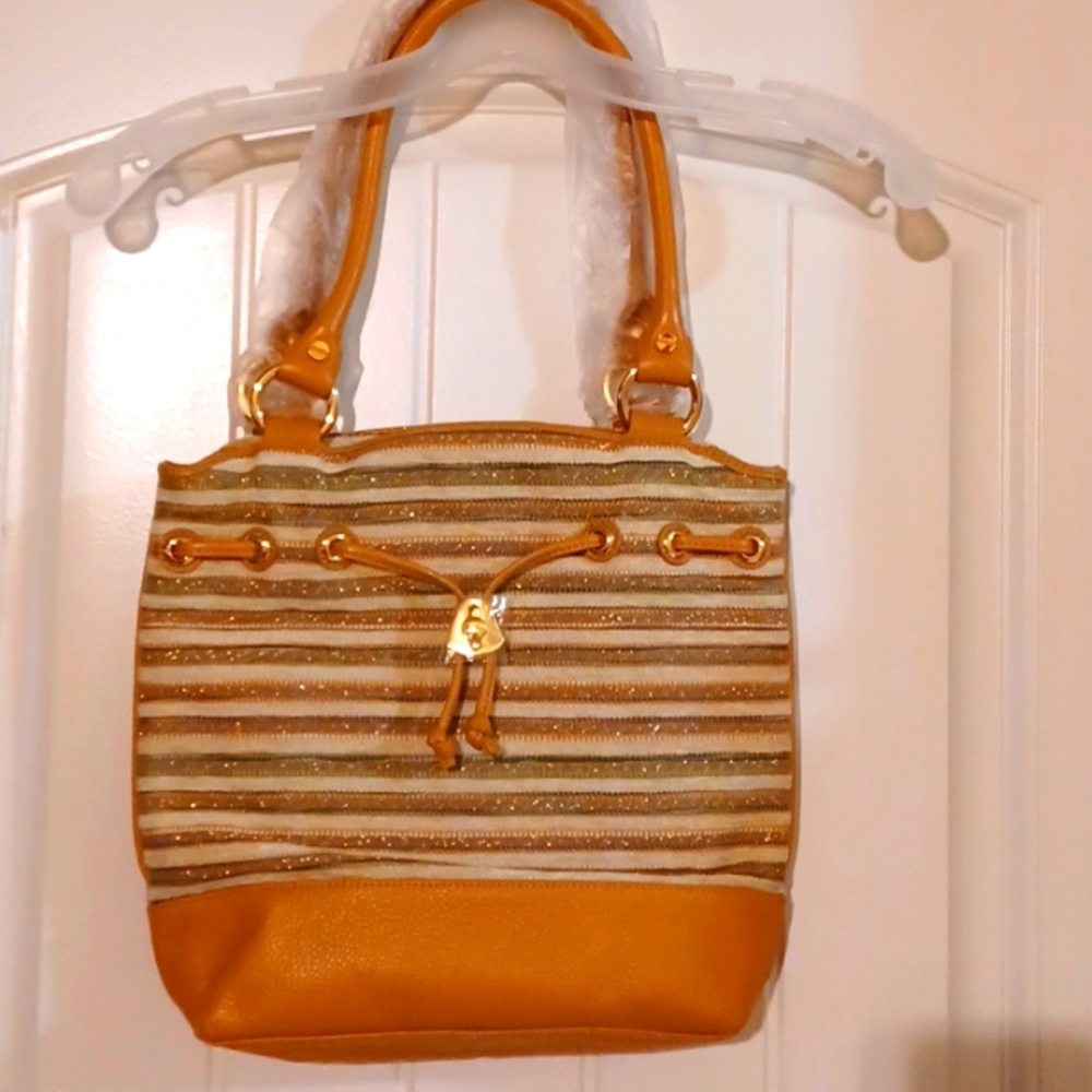 NWT WOMENS BODHI HANDBAG